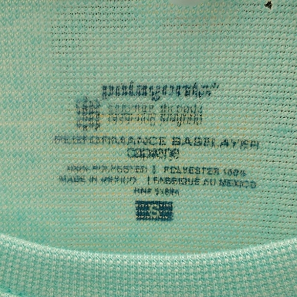 FREE Patagonia top with purchase - Picture 4 of 5